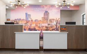 La Quinta By Wyndham Raleigh Cary